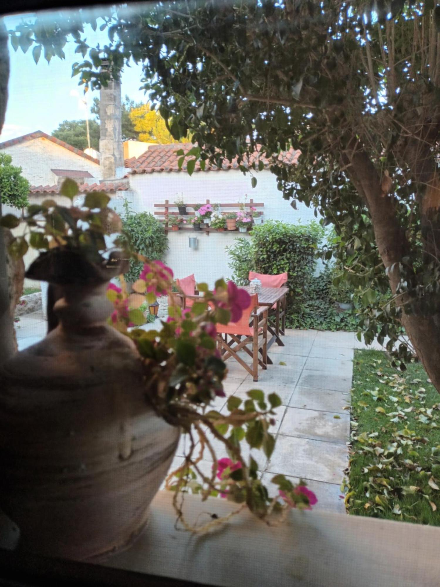 Garden's House