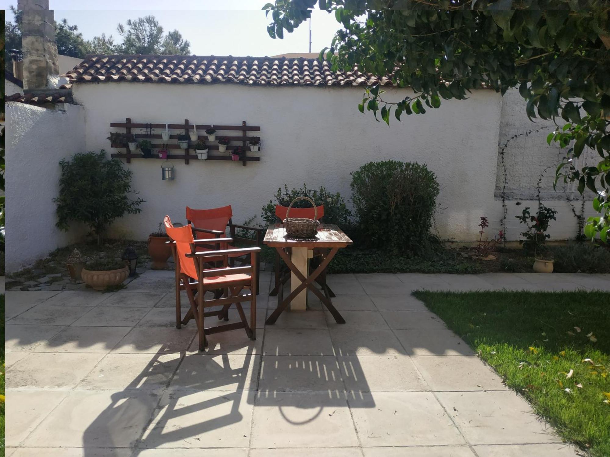 Garden's House * Spata (East Attica)